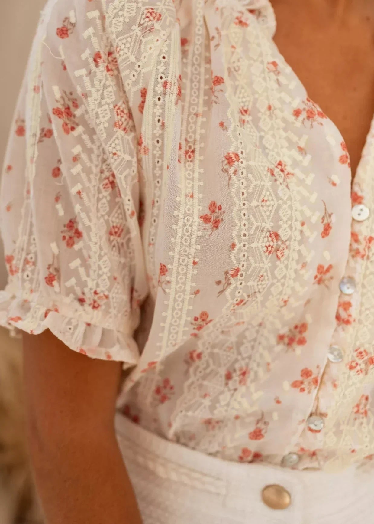 Chloé | Blouse Fleurie au Charme Estival